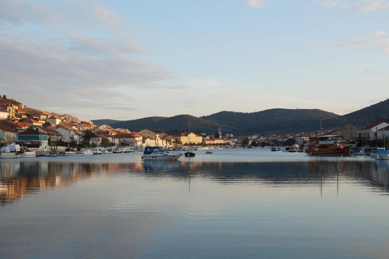 Apartman Tessa Vela Luka Exteriér fotografie