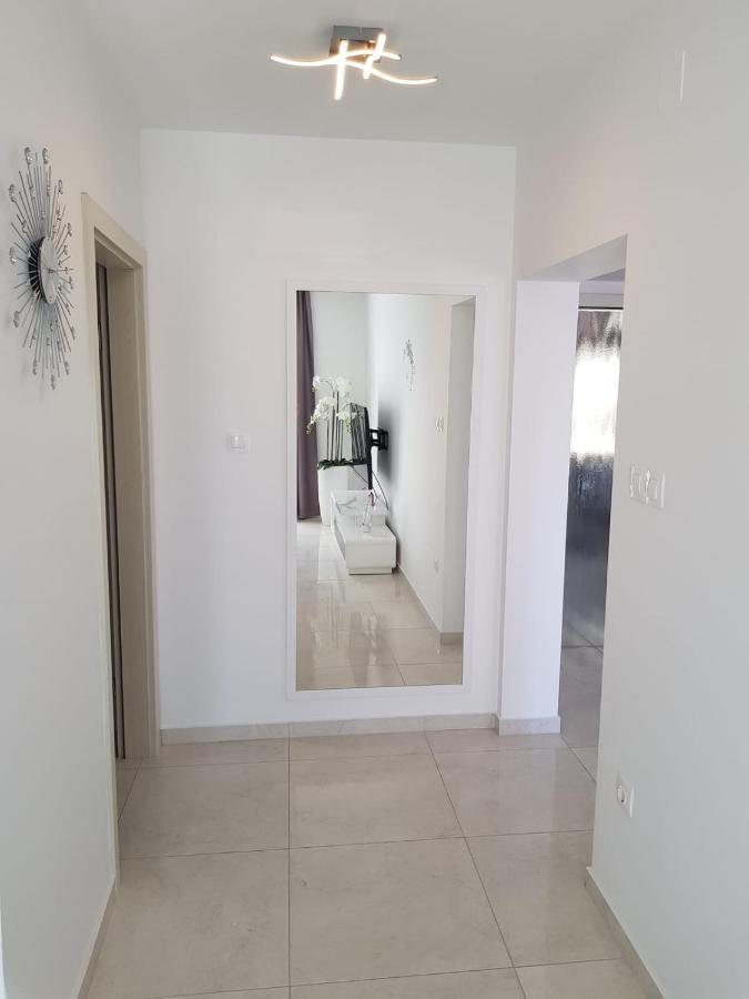 Apartman Tessa Vela Luka Exteriér fotografie